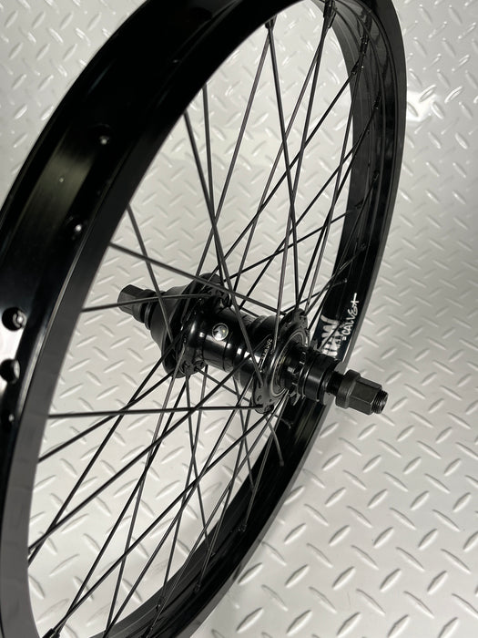 Shadow Optimized x Calle Freecoaster Custom Wheel