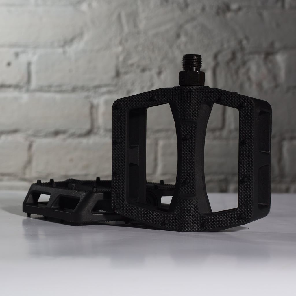 Cult Dak Plastic BMX Pedals — Meseroll